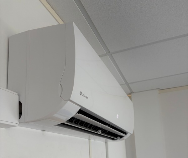 Air conditioning wall unit